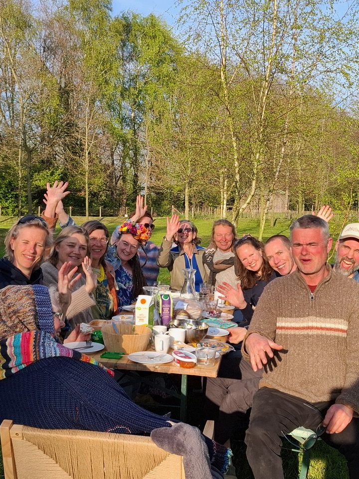 Service-2-min groepsfoto 8 april sbga vergadering